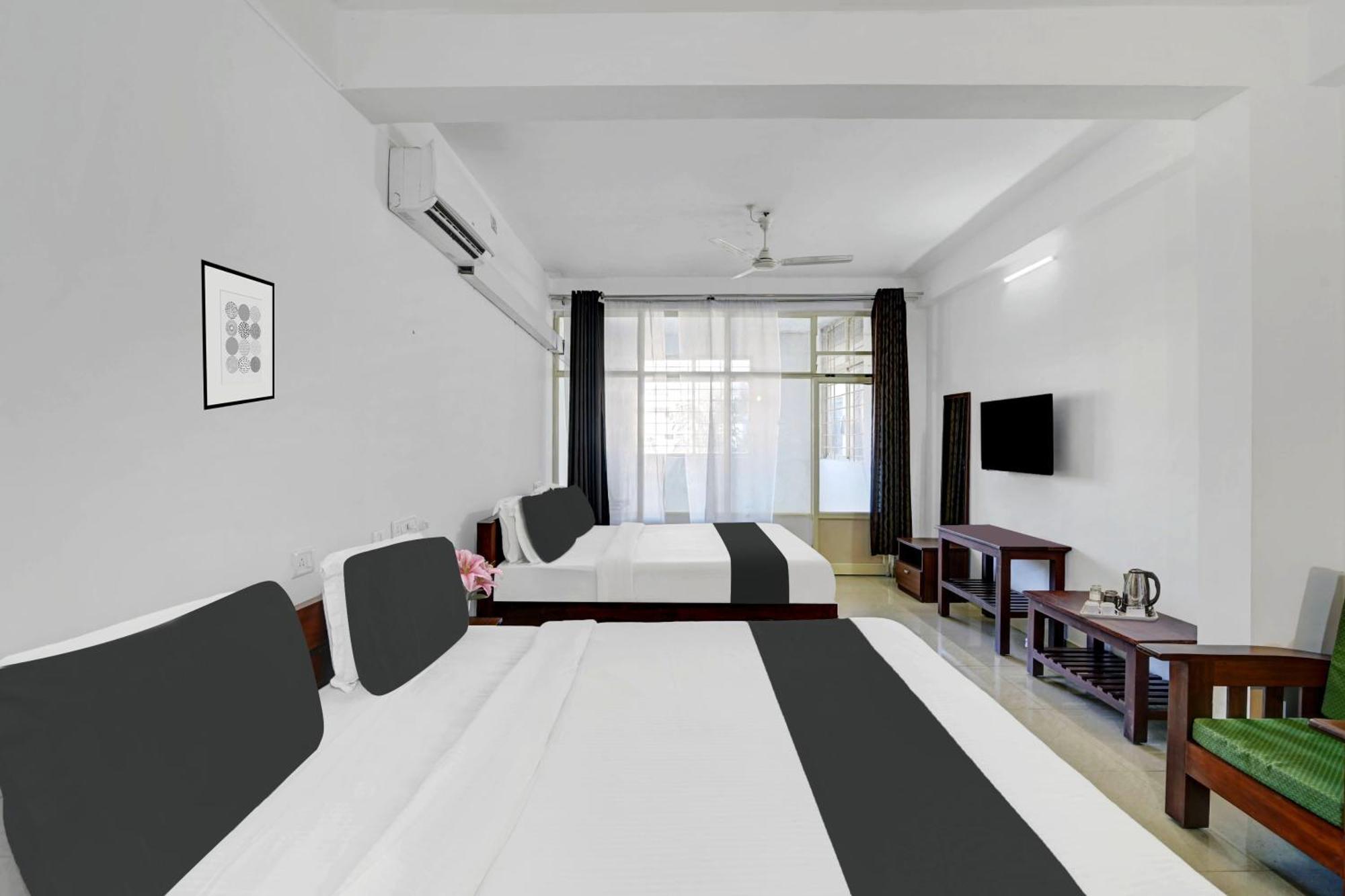 Super Collection O Madikeri City Center Near Ksrtc Bus Stand Coorg Formerly Hotel Ragsys Мадикери Экстерьер фото